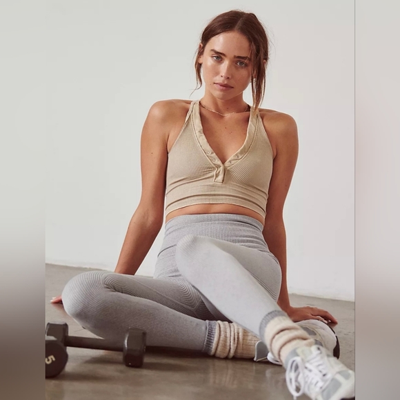 🌟 NWOT 🌟 Free People happiness runs henley tank. - Picture 2 of 5